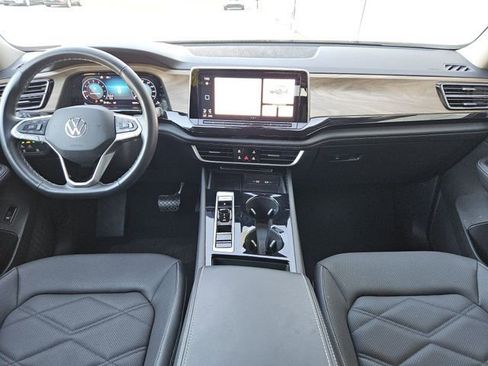 Used 2025 Volkswagen Atlas SE FWD image 16