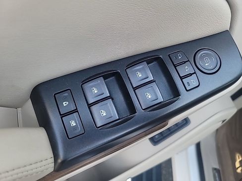 Used 2020 GMC Yukon XL Denali w/ Denali Premium Package image 15