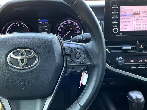 Used 2021 Toyota Camry SE FWD image 23