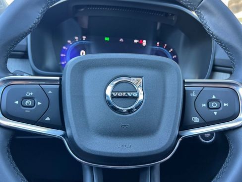 Used 2024 Volvo XC40 B5 Plus w/ Protection Package Premier AWD/4WD image 23