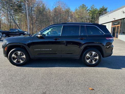 Used 2023 Jeep Grand Cherokee 4WD 4xe image 12