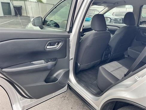 Used 2025 Nissan Rogue SV AWD/4WD image 46