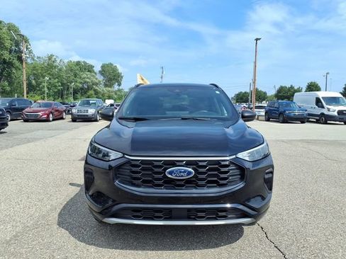 Certified 2024 Ford Escape ST-Line w/ Tech Pack #1 AWD/4WD image 2