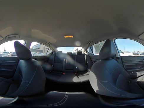 Used 2025 Nissan Altima 2.5 SV FWD image 41
