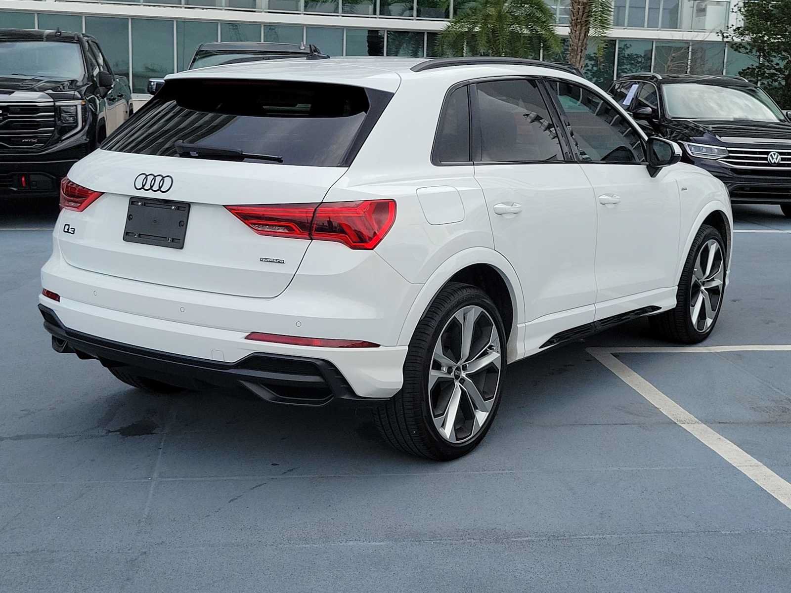 Used 2021 Audi Q3 2.0T Premium w/ Convenience Package AWD/4WD image 6