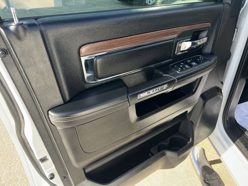 Used 2014 RAM 1500 Laramie w/ Convenience Group image 17