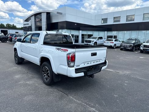 Used 2022 Toyota Tacoma TRD Sport AWD/4WD image 3