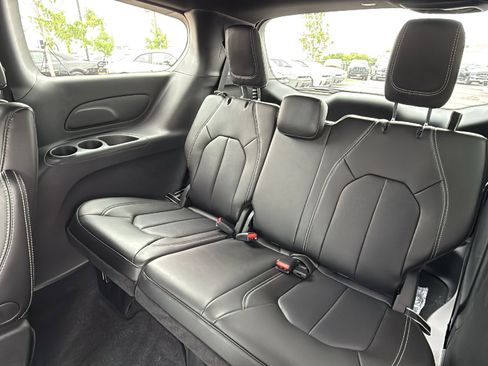 New 2026 Chrysler Voyager LX image 17