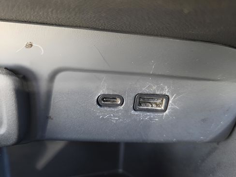 Used 2024 Chevrolet Trax RS image 19