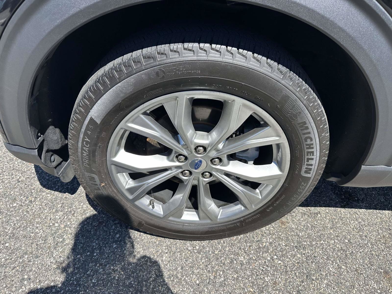 Certified 2023 Ford Explorer XLT w/ Equipment Group 202A AWD/4WD image 8