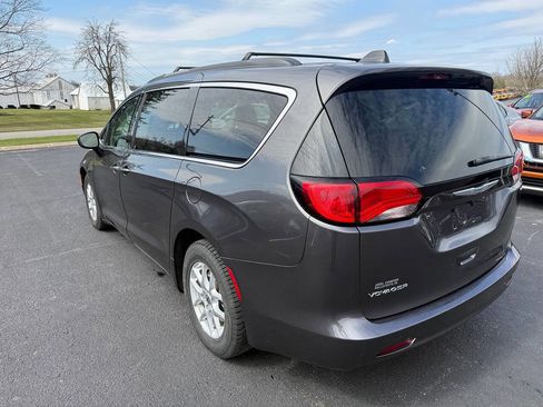 Used 2021 Chrysler Voyager Lxi image 6