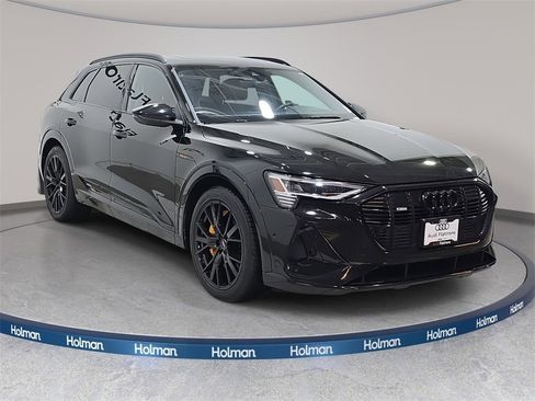 Used 2023 Audi e-tron Chronos w/ Chronos Package image 4