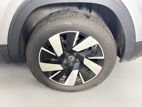 Used 2026 Volkswagen Atlas Cross Sport SE FWD image 37