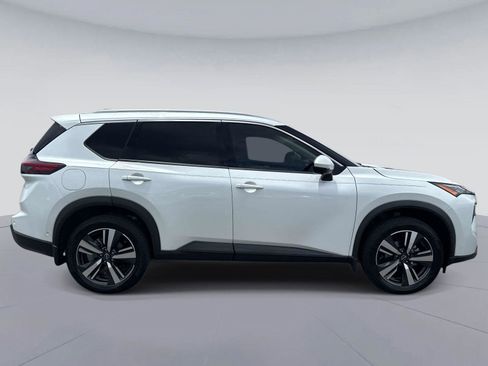Used 2024 Nissan Rogue SL w/ SL Premium Package FWD image 2