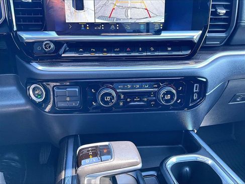 Used 2022 Chevrolet Silverado 1500 LT Trail Boss w/ LT Trail Boss Premium Package AWD/4WD image 26
