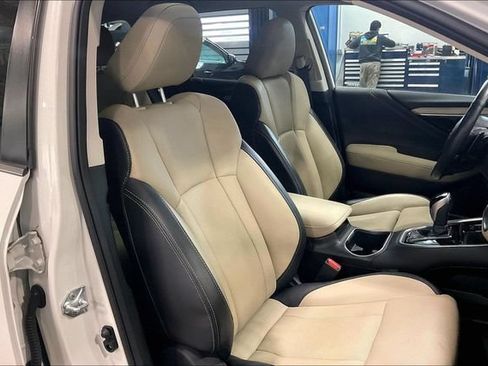Used 2023 Subaru Outback Limited AWD/4WD image 7