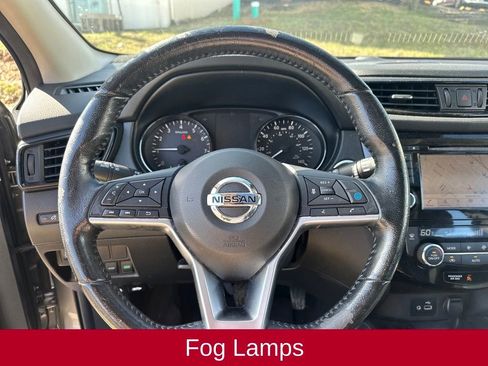 Used 2020 Nissan Rogue Sport SL w/ Premium Package image 16