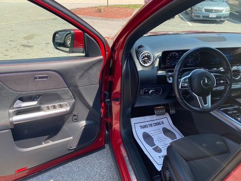 Used 2022 Mercedes-Benz GLA 250 4MATIC image 10