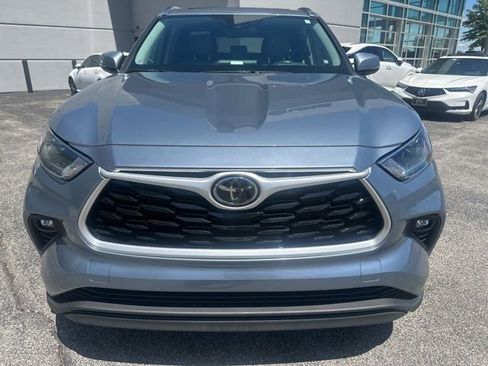 Used 2021 Toyota Highlander XLE FWD image 8