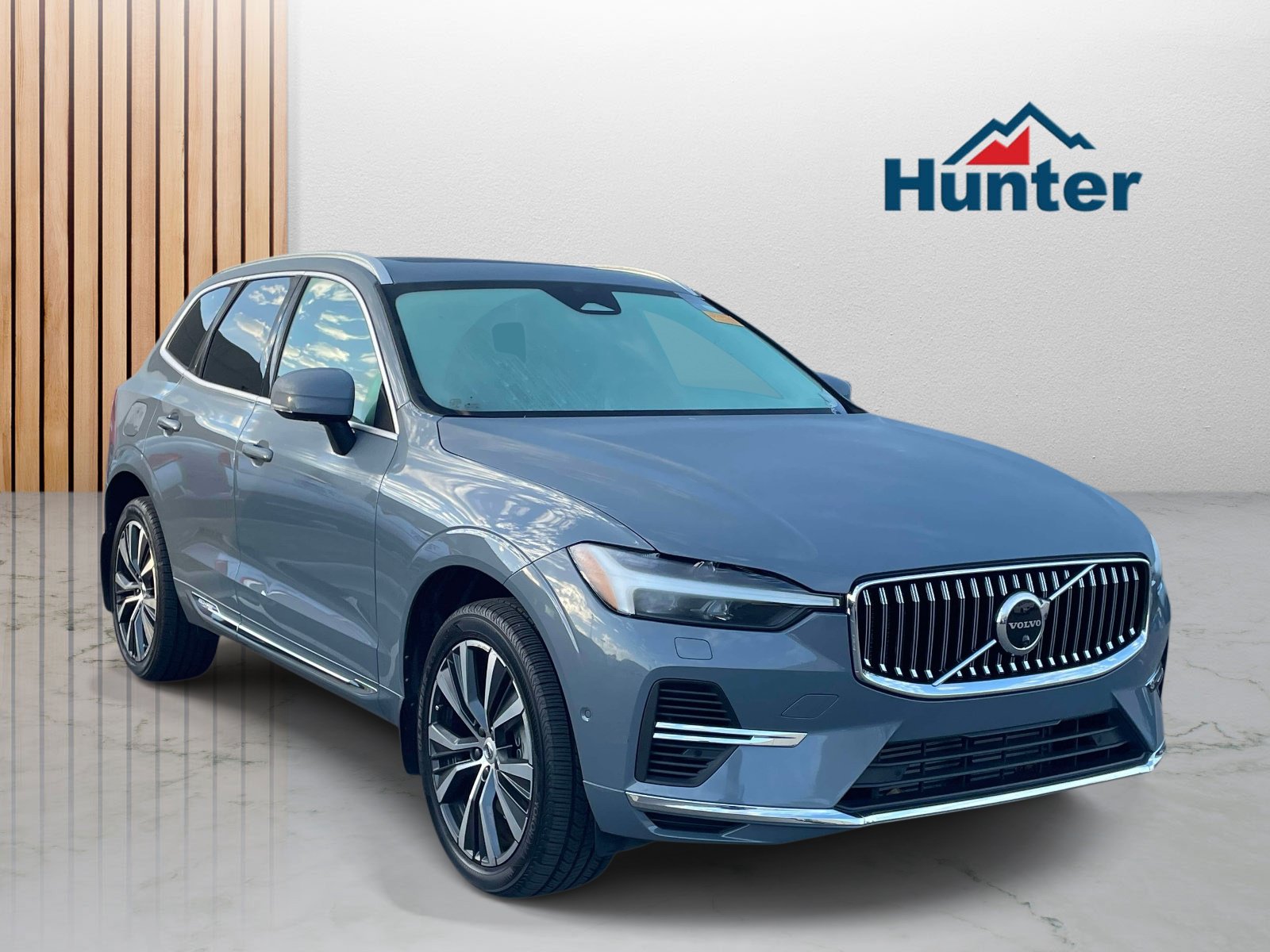 Used 2022 Volvo XC60 T8 Inscription Expression AWD/4WD image 1