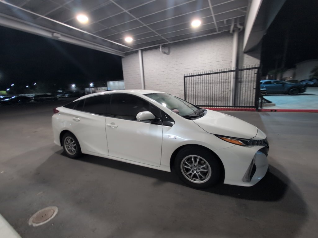 Used 2017 Toyota Prius Prime Premium w/ Carpet Mat Package FWD image 27