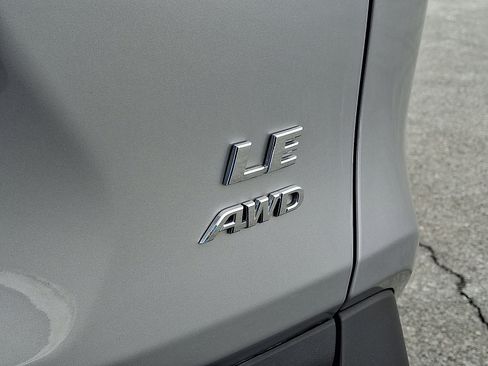 Certified 2022 Toyota RAV4 LE image 32