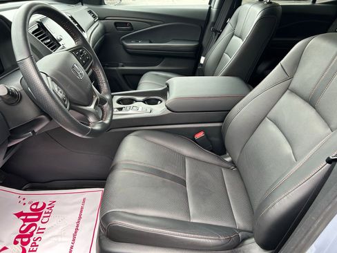 Used 2025 Honda Ridgeline TrailSport image 12
