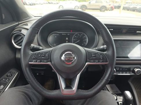 Used 2020 Nissan Kicks SR FWD image 12