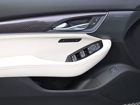 New 2026 Cadillac CT5 V w/ LPO, ONYX Package AWD/4WD image 25