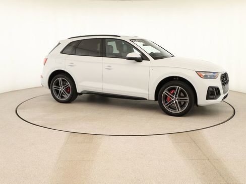 Certified 2025 Audi Q5 e Premium Plus w/ Premium Plus Package image 9