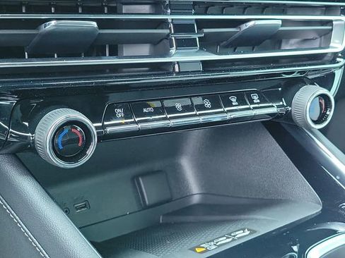 New 2026 Chevrolet Traverse High Country FWD image 16