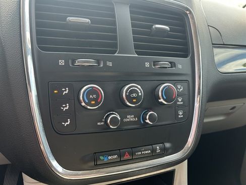 Used 2013 Dodge Grand Caravan SXT w/ Rear Park Assist Pkg FWD image 26