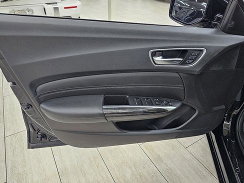 Used 2018 Acura TLX w/ Technology Package FWD image 37