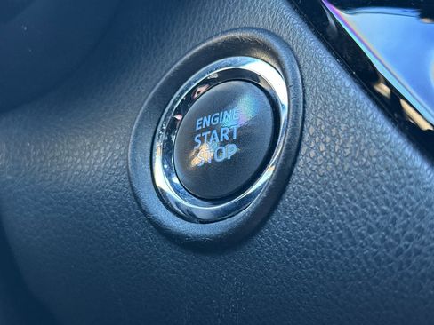 Used 2020 Toyota C-HR XLE image 23