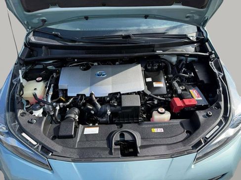 Used 2019 Toyota Prius XLE image 8