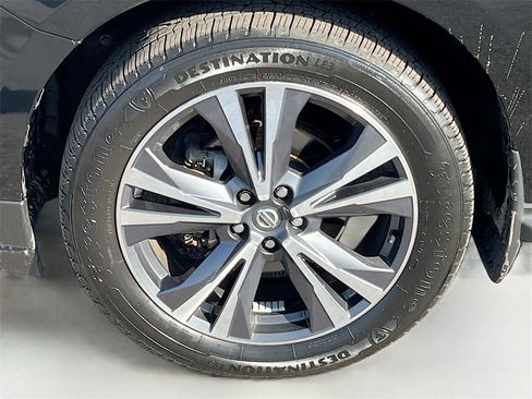 Used 2020 Nissan Pathfinder Platinum image 33