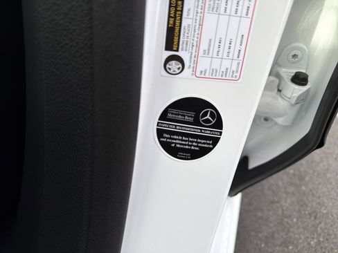 Certified 2025 Mercedes-Benz GLE 450e 4MATIC image 31