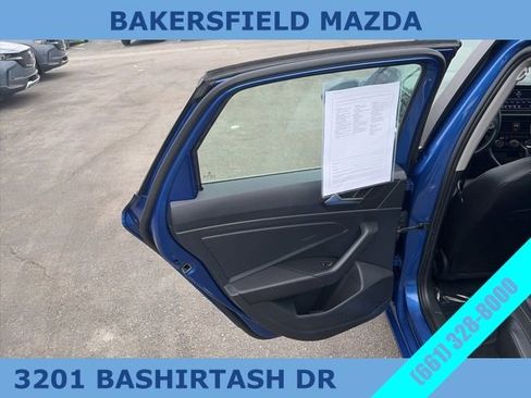 Used 2024 Volkswagen Jetta SE image 16