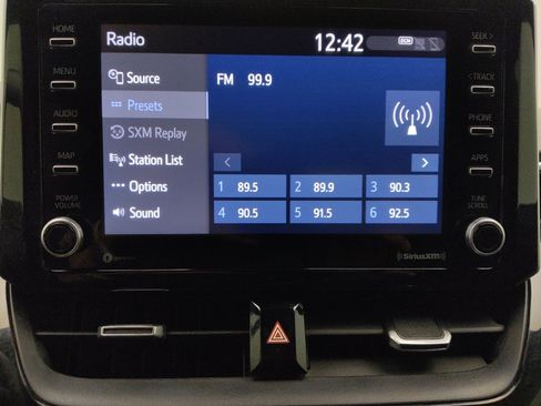 Used 2021 Toyota Corolla SE FWD image 25
