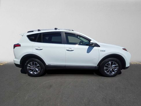 Used 2016 Toyota RAV4 XLE w/ Convenience Package AWD/4WD image 2