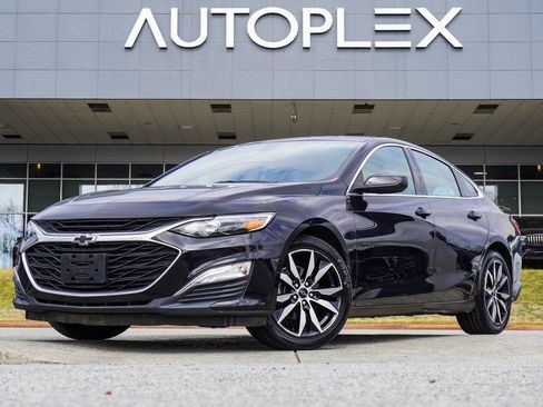 Used 2022 Chevrolet Malibu RS image 1