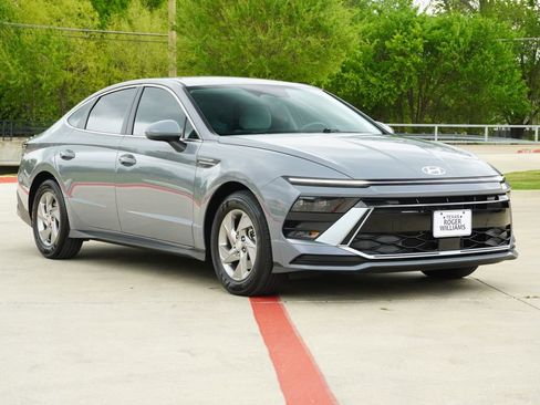 Used 2025 Hyundai Sonata SE FWD image 6
