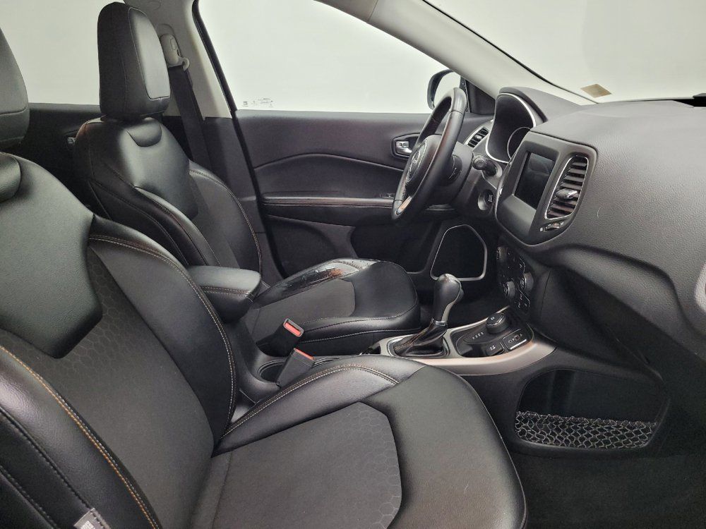 Used 2017 Jeep Compass Latitude w/ Popular Equipment Group AWD/4WD image 21