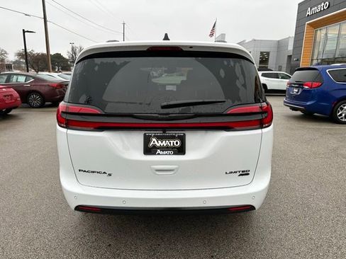 New 2026 Chrysler Pacifica Limited w/ S Appearance Package AWD/4WD image 7