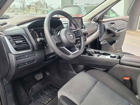Used 2023 Nissan Rogue SV image 13