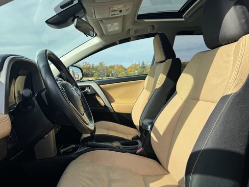 Used 2018 Toyota RAV4 XLE image 8