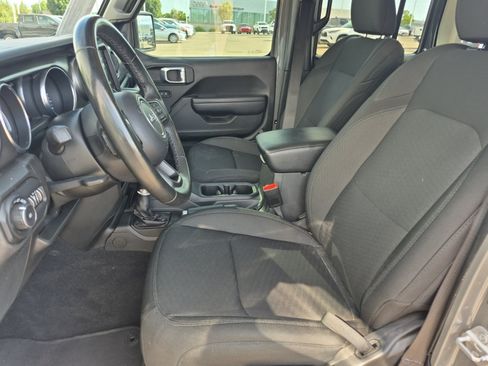 Used 2021 Jeep Wrangler Unlimited Sport AWD/4WD image 17