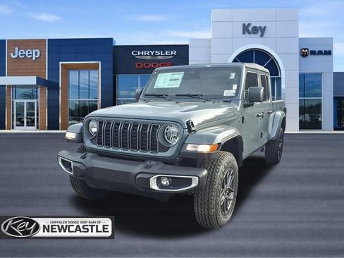 New 2026 Jeep Gladiator Sport AWD/4WD image 1