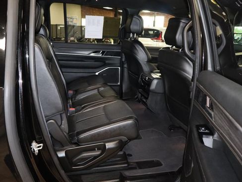 Used 2024 Jeep Wagoneer L Series II w/ Flexible Seating Group AWD/4WD image 36
