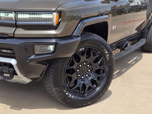 Used 2024 GMC Hummer EV 2X w/ LPO, Illumination Package AWD/4WD image 7